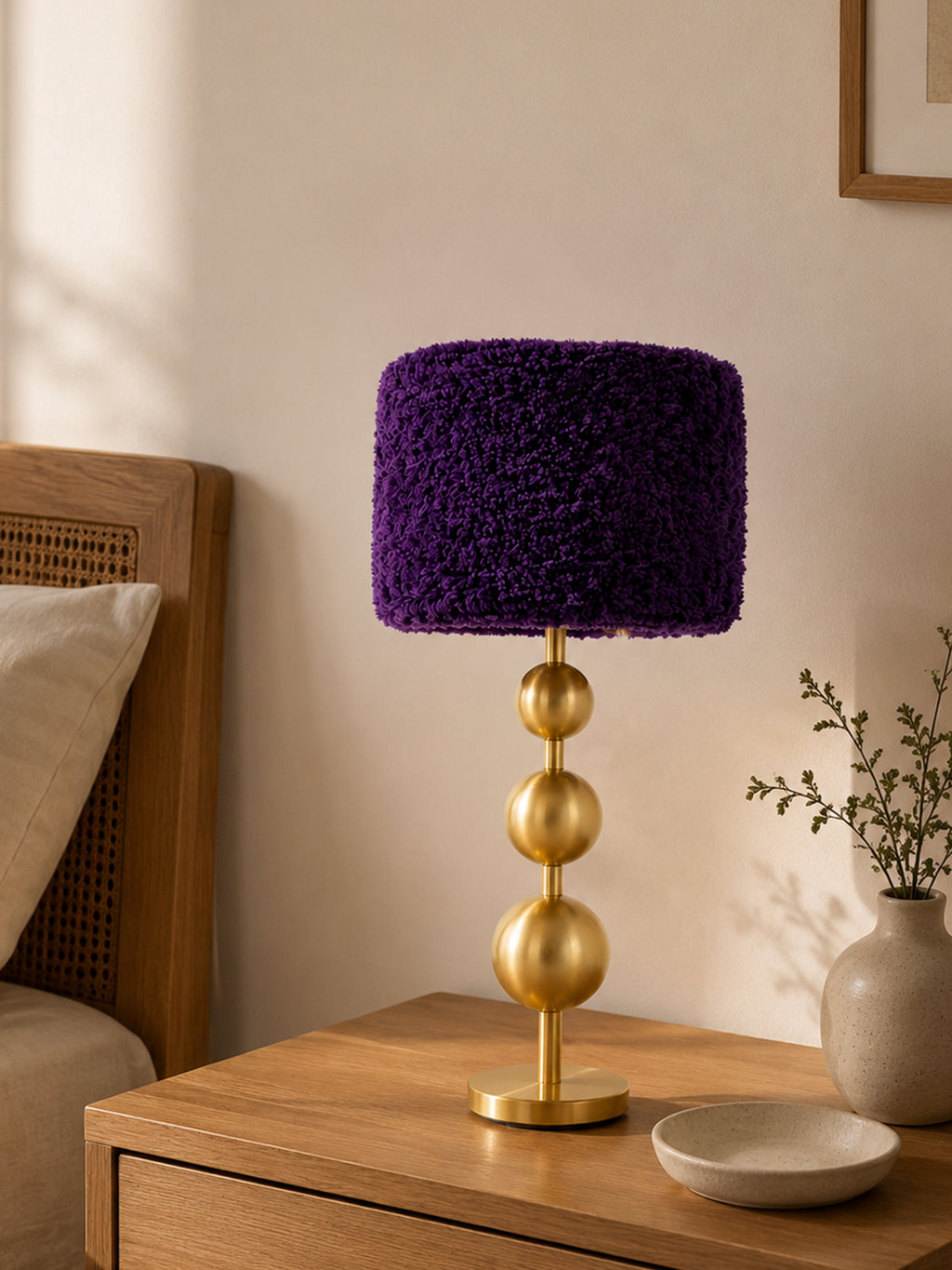 Amethyst Cloud on Éclat Stand